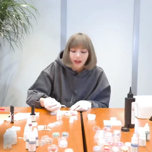 😎 Стикер «Lisa» для Telegram