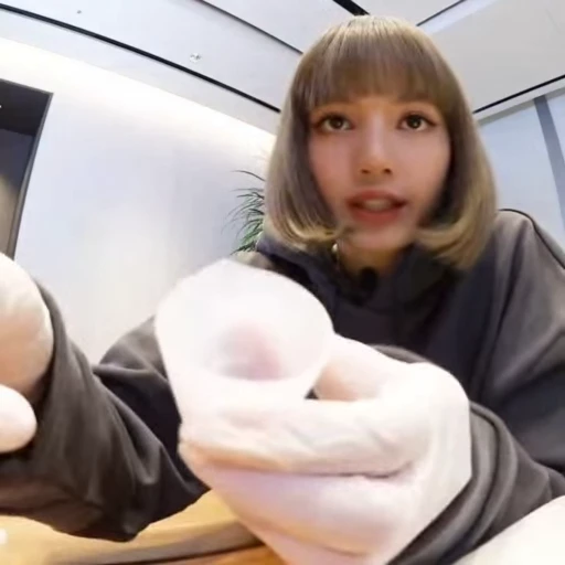 😈 Стикер «Lisa» для Telegram
