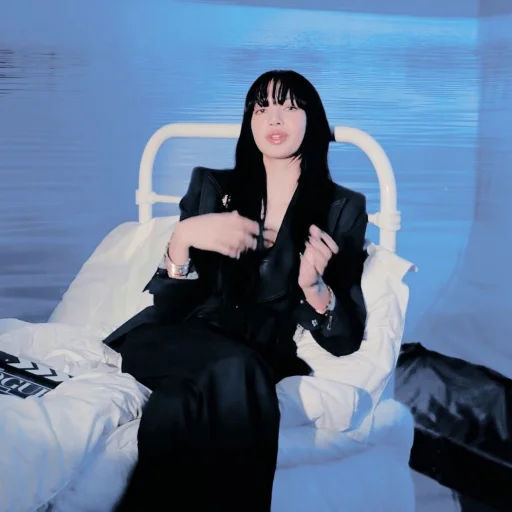 🥏 Стикер «lisa blackpink» для Telegram