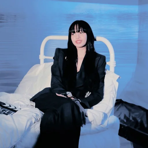🥏 Стикер «lisa blackpink» для Telegram
