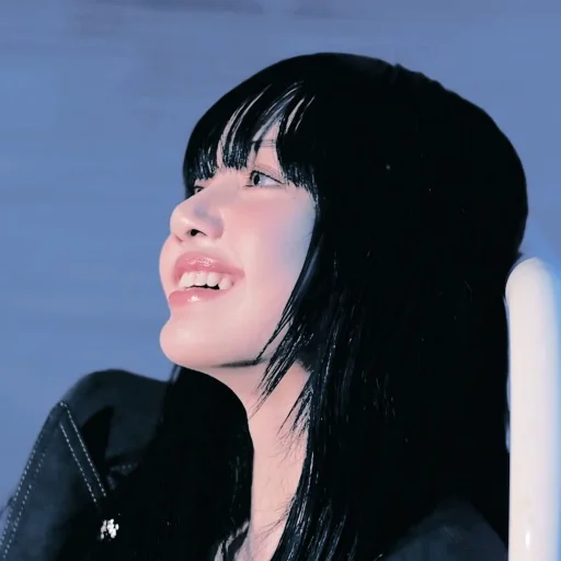 🥏 Стикер «lisa blackpink» для Telegram