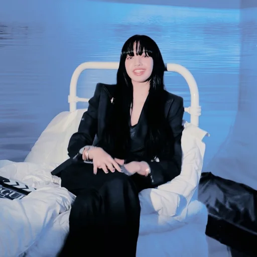🥏 Стикер «lisa blackpink» для Telegram
