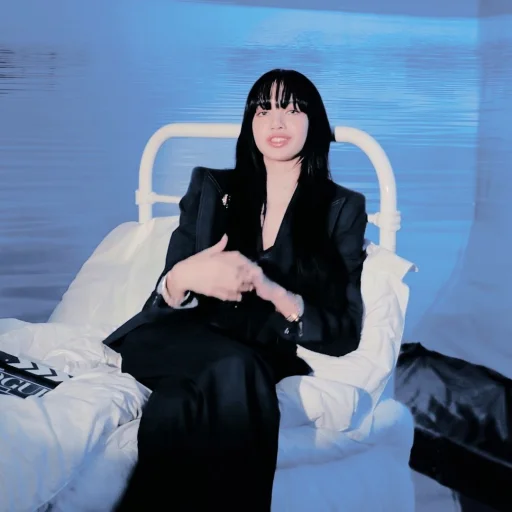 🥏 Стикер «lisa blackpink» для Telegram