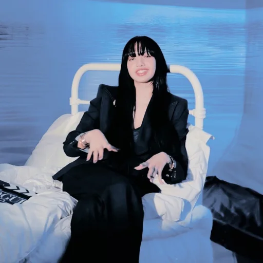 🥏 Стикер «lisa blackpink» для Telegram
