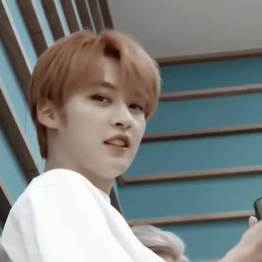 🍊 Стикер «Cutie Lee know» для Telegram