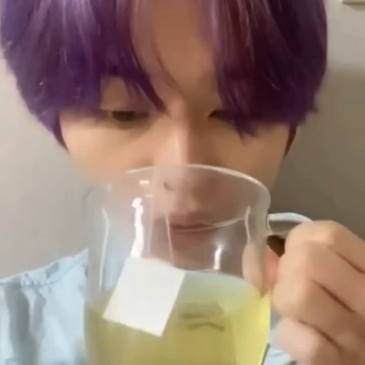 🍷 Стикер «Cutie Lee know» для Telegram