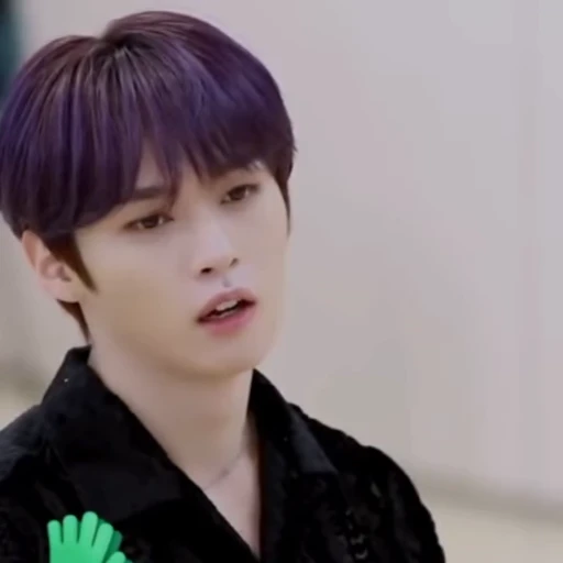 🤨 Стикер «Cutie Lee know» для Telegram