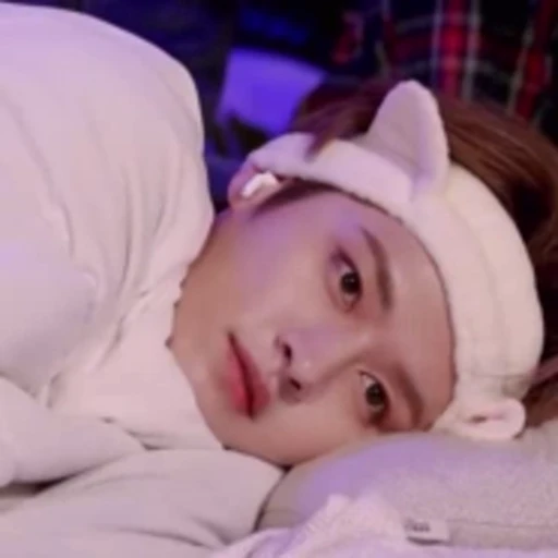 😴 Стикер «Cutie Lee know» для Telegram
