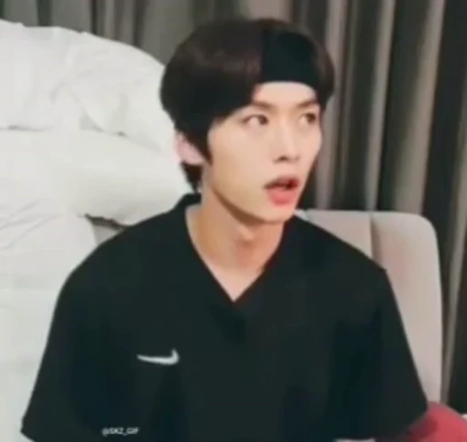 🤔 Стикер «Cutie Lee know» для Telegram