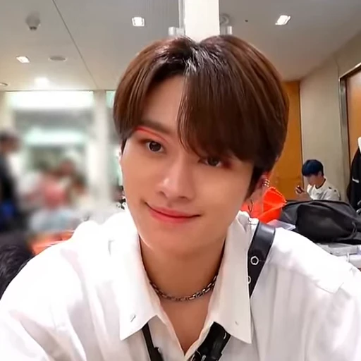 📒 Стикер «Cutie Lee know» для Telegram