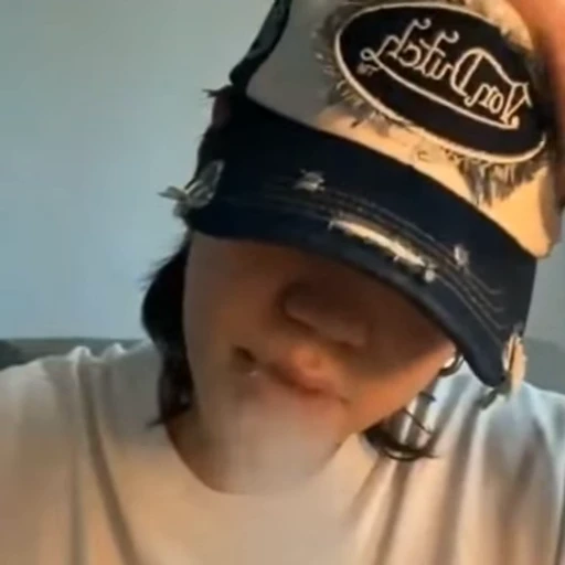 🖤 Стикер «bloo» для Telegram
