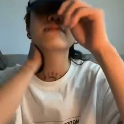🖤 Стикер «bloo» для Telegram
