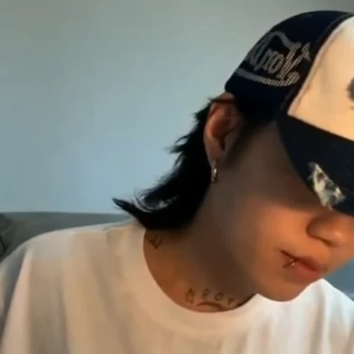 🖤 Стикер «bloo» для Telegram