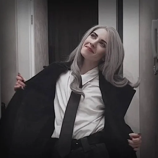 🧛 Стикер «louie» для Telegram