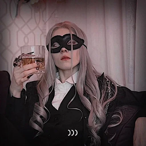 🧛 Стикер «louie» для Telegram