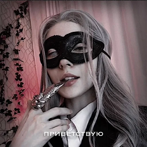 🧛 Стикер «louie» для Telegram