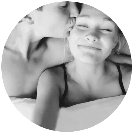 😌 Стикер «Love is Love» для Telegram