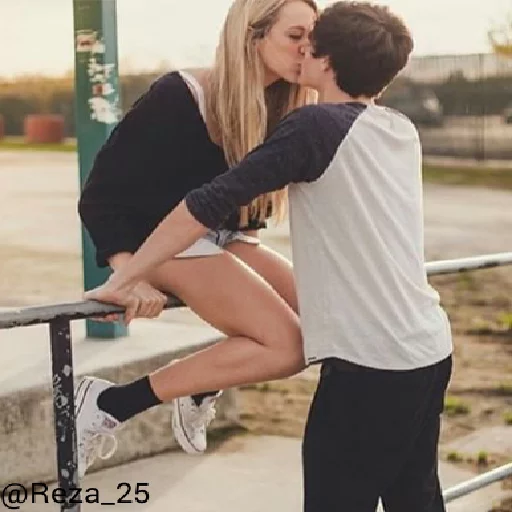 😘 Стикер «Love25» для Telegram