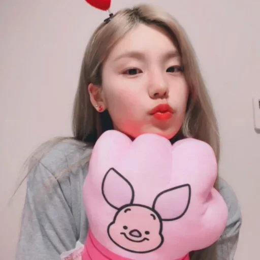💋 Стикер «Йеджи» для Telegram
