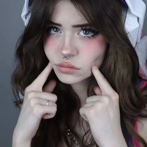 ❤️ Стикер «Hannah» для Telegram