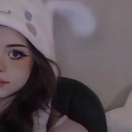 ❤️ Стикер «Hannah» для Telegram