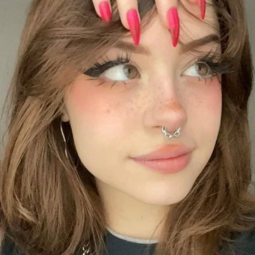 ❤️ Стикер «Hannah» для Telegram