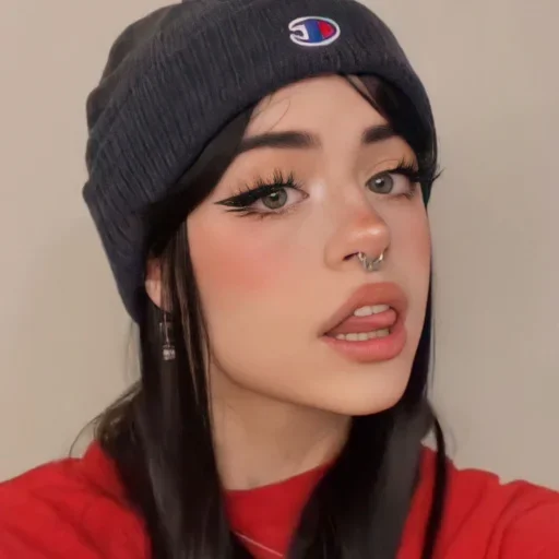 ❤️ Стикер «Hannah» для Telegram
