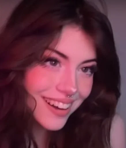 🍓 Стикер «Hannah» для Telegram