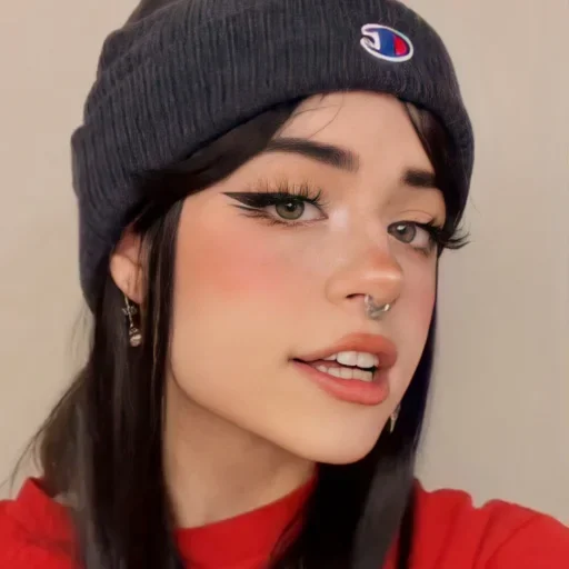 ❤️ Стикер «Hannah» для Telegram