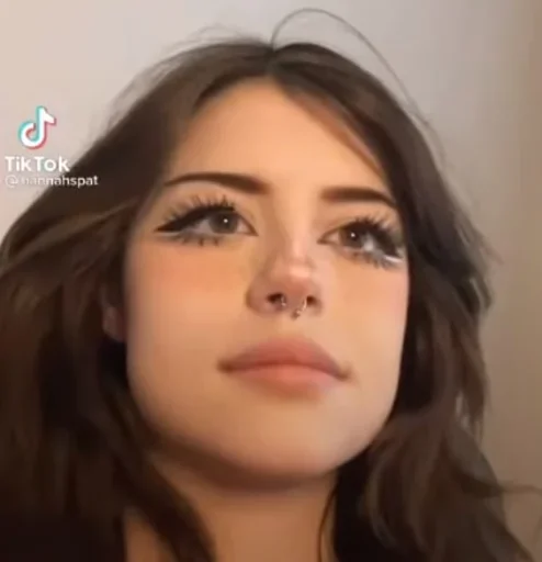 🍓 Стикер «Hannah» для Telegram