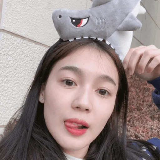 ❤️ Стикер «lee si young» для Telegram