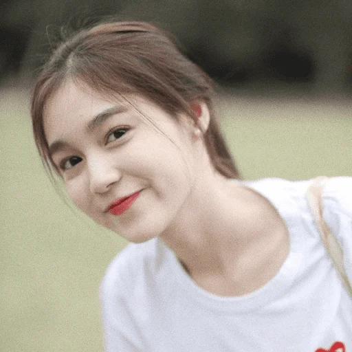 ❤️ Стикер «lee si young» для Telegram