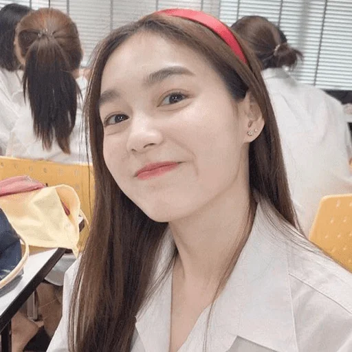 ❤️ Стикер «lee si young» для Telegram