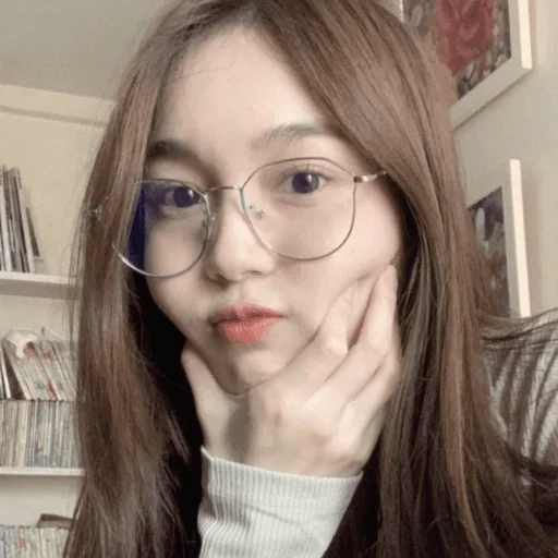 ❤️ Стикер «lee si young» для Telegram