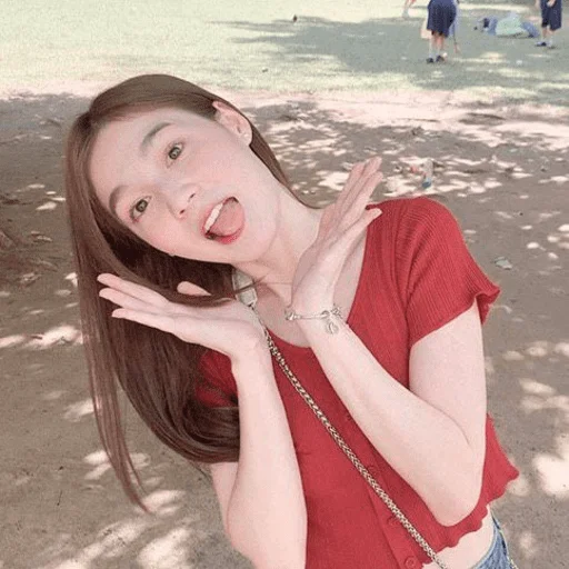 ❤️ Стикер «lee si young» для Telegram