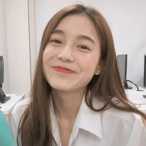 ❤️ Стикер «lee si young» для Telegram