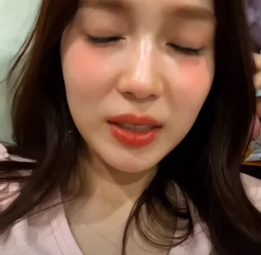 🤩 Стикер «Red Velvet Irene Seulgi» для Telegram