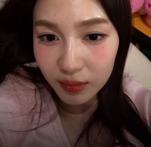 🤩 Стикер «Red Velvet Irene Seulgi» для Telegram