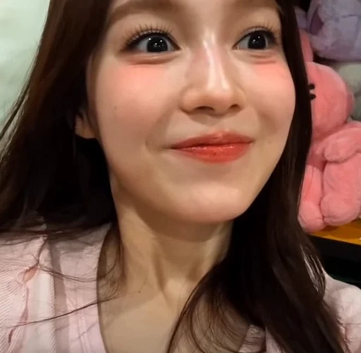 🤩 Стикер «Red Velvet Irene Seulgi» для Telegram