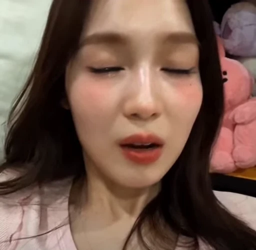 🤩 Стикер «Red Velvet Irene Seulgi» для Telegram