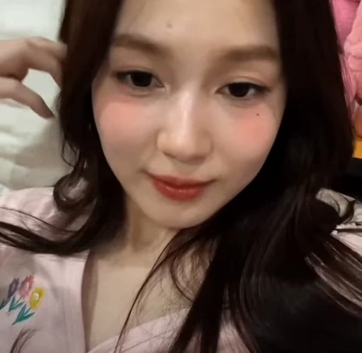 🤩 Стикер «Red Velvet Irene Seulgi» для Telegram