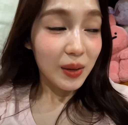 🤩 Стикер «Red Velvet Irene Seulgi» для Telegram