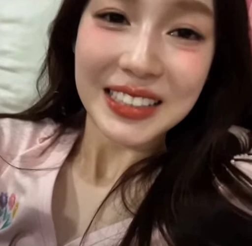 🤩 Стикер «Red Velvet Irene Seulgi» для Telegram