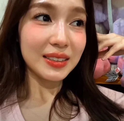 🤩 Стикер «Red Velvet Irene Seulgi» для Telegram