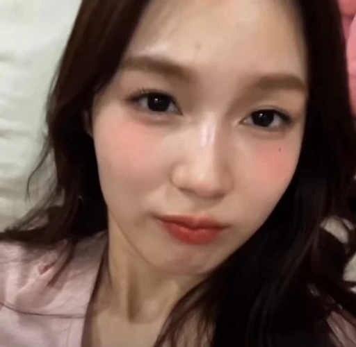 🤩 Стикер «Red Velvet Irene Seulgi» для Telegram