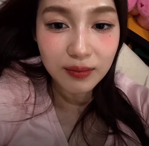 🤩 Стикер «Red Velvet Irene Seulgi» для Telegram