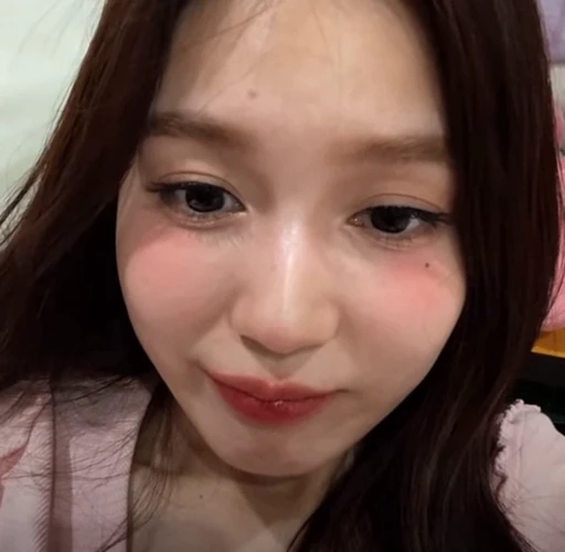 🤩 Стикер «Red Velvet Irene Seulgi» для Telegram