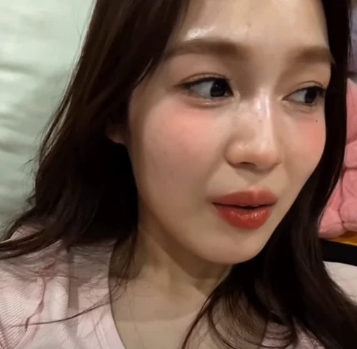 🤩 Стикер «Red Velvet Irene Seulgi» для Telegram