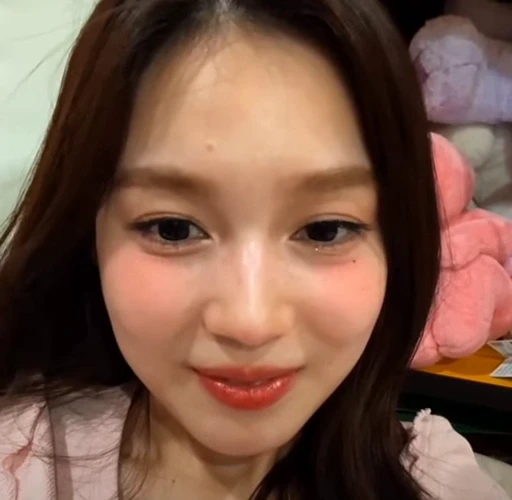 🤩 Стикер «Red Velvet Irene Seulgi» для Telegram