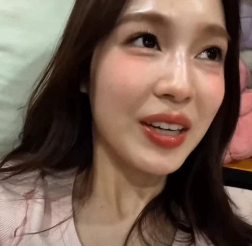 🤩 Стикер «Red Velvet Irene Seulgi» для Telegram